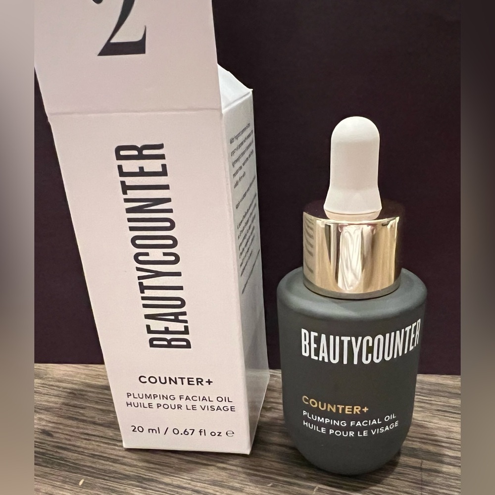 Beautycounter No. 2 Plumping Facial Oil with Gold Cap
